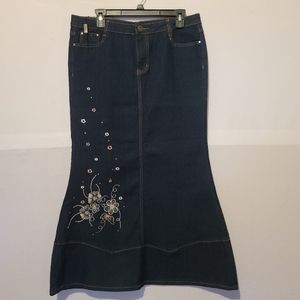 Govanni Denim Skirt Size 9/10
